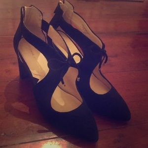 EUC black suede heels